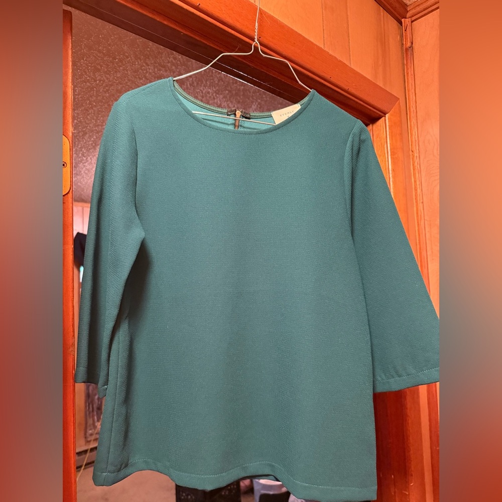 Excellent Condition Everly Women’s Small Green Blouse